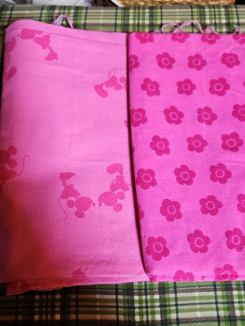 Vintage Pink Mickey And Minnie Mouse Kissing Patterned Fabric Bundle